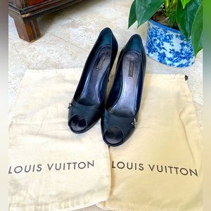Vintage Louis Vuitton 00’s peep toe heels with iconic flower stud detail